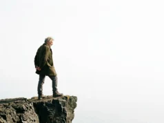 O Vazio Existencial de Sartre na Aposentadoria: O Desafio de Reinventar a Própria Identidade